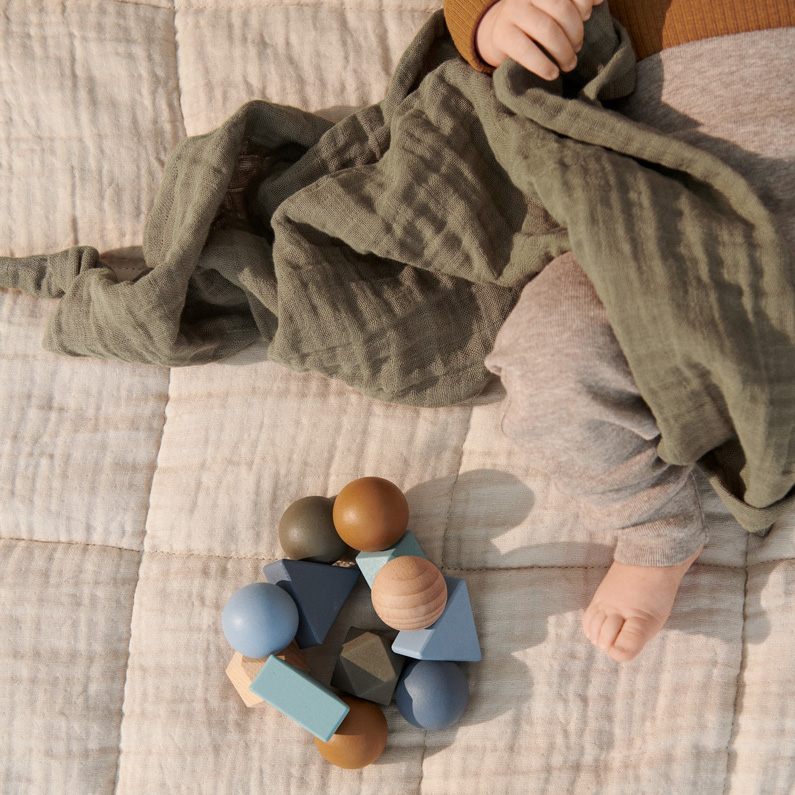 Montessori Blogbeitrag Rassel Liewood